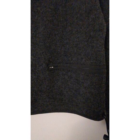 L. L. Bean Women's Vintage Grey Wool Sweater, Round Collar, Zip Pocket Medium - Picture 6 of 7